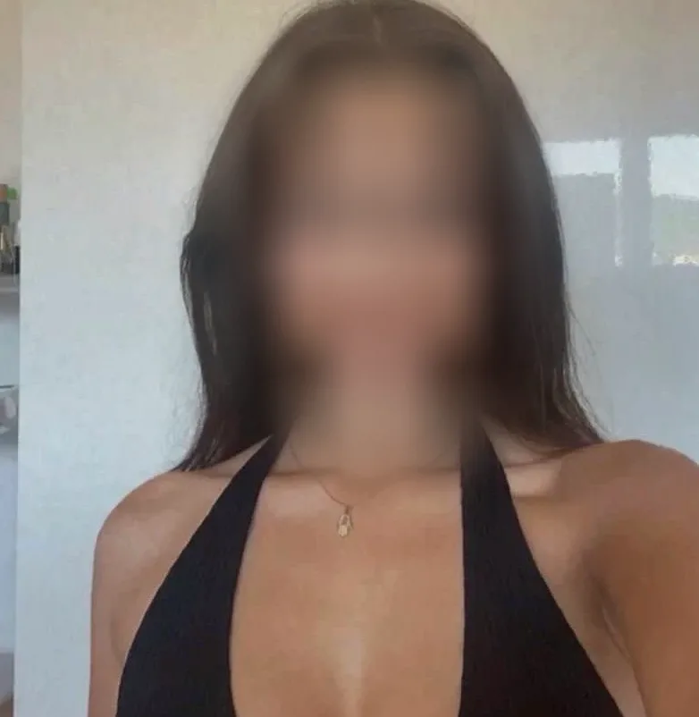 Leonie, 23